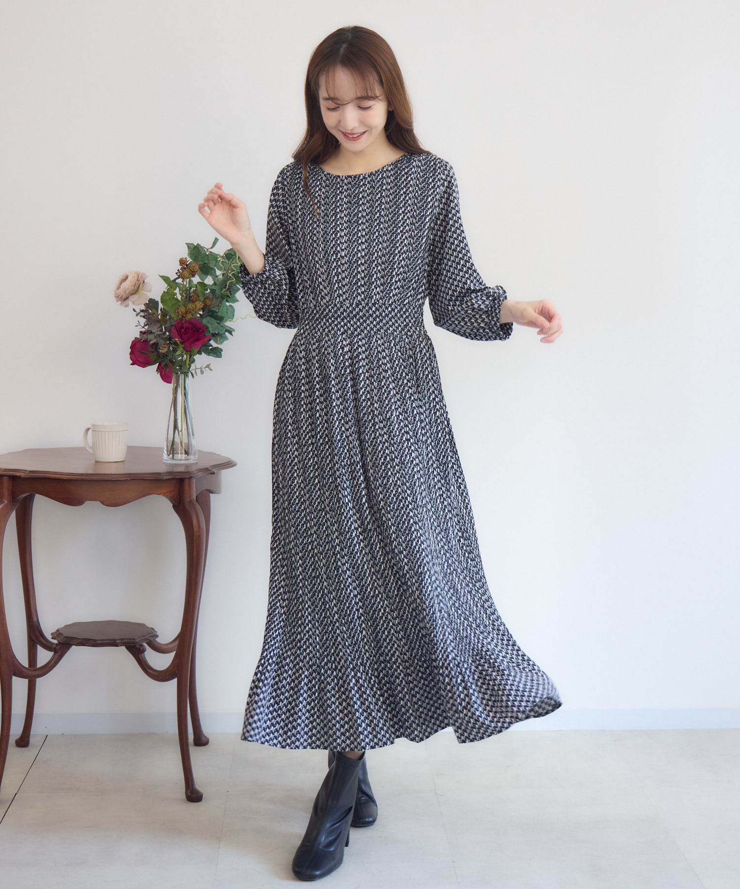 幾何プリントプリーツワンピース | IKG crossing