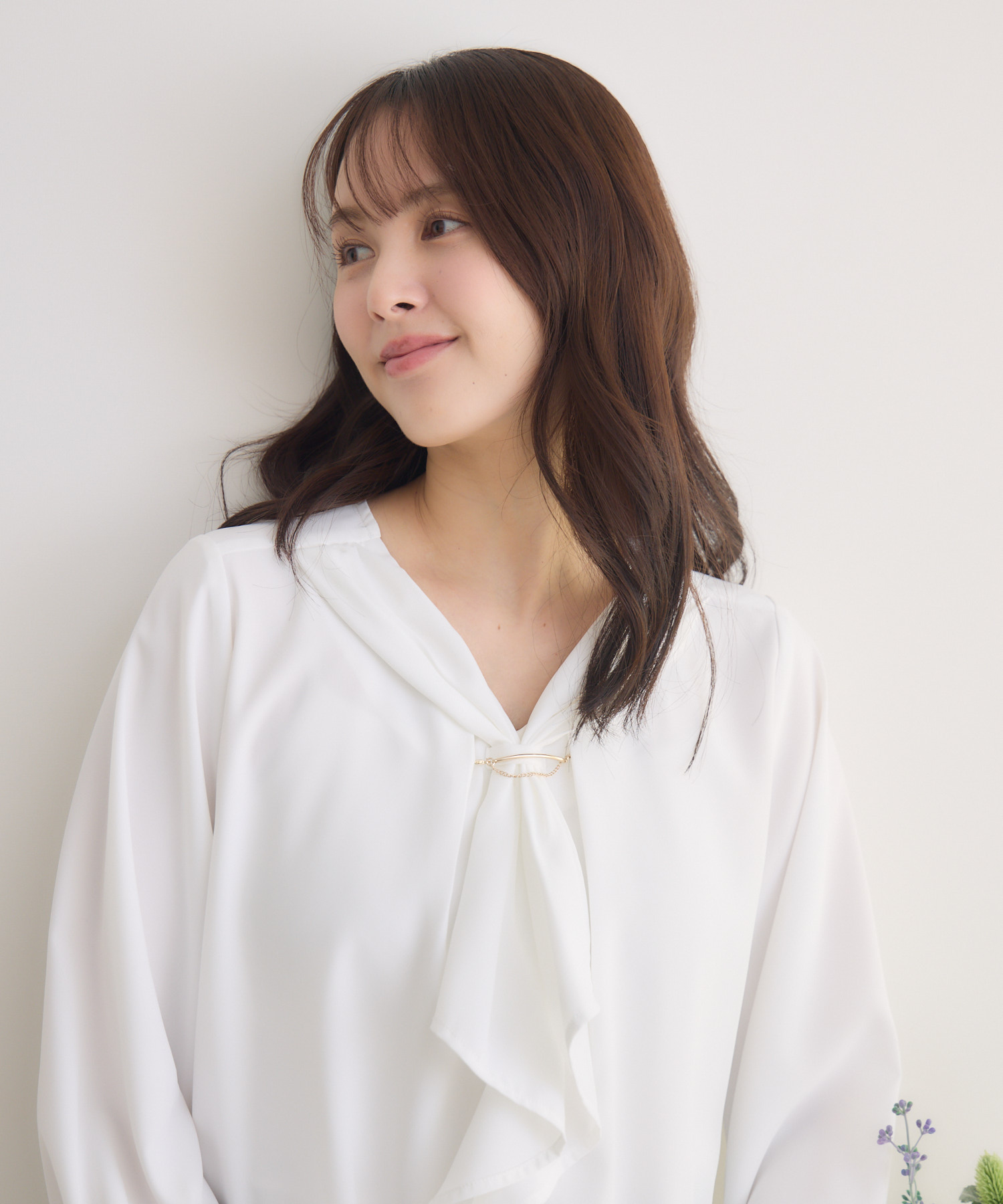 チェーン付きボウタイブラウス | IKG crossing