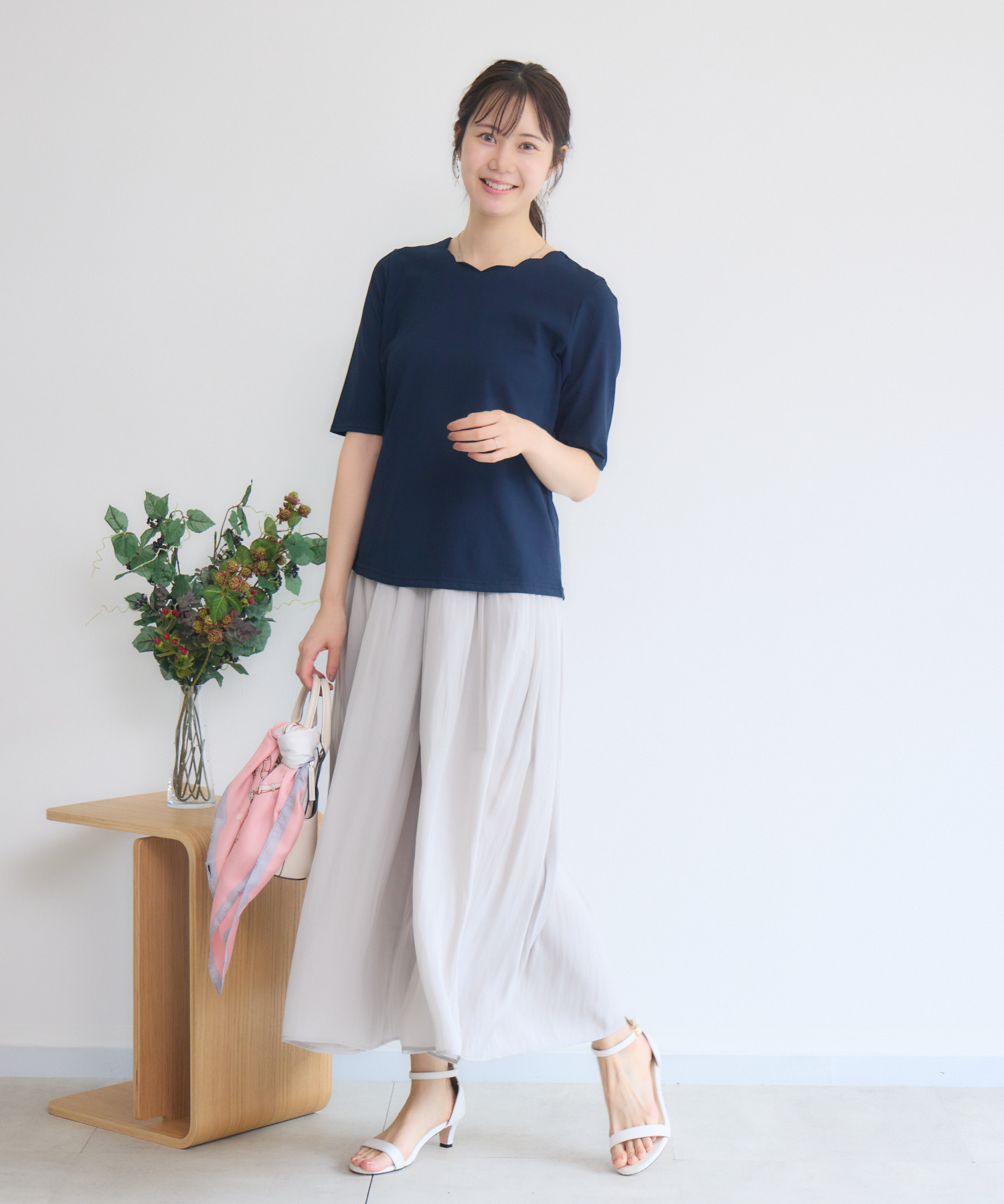 HEVE サテン ガウチョパンツ ネイビー　36 パウダーサテンガウチョパンツ | IKG crossing