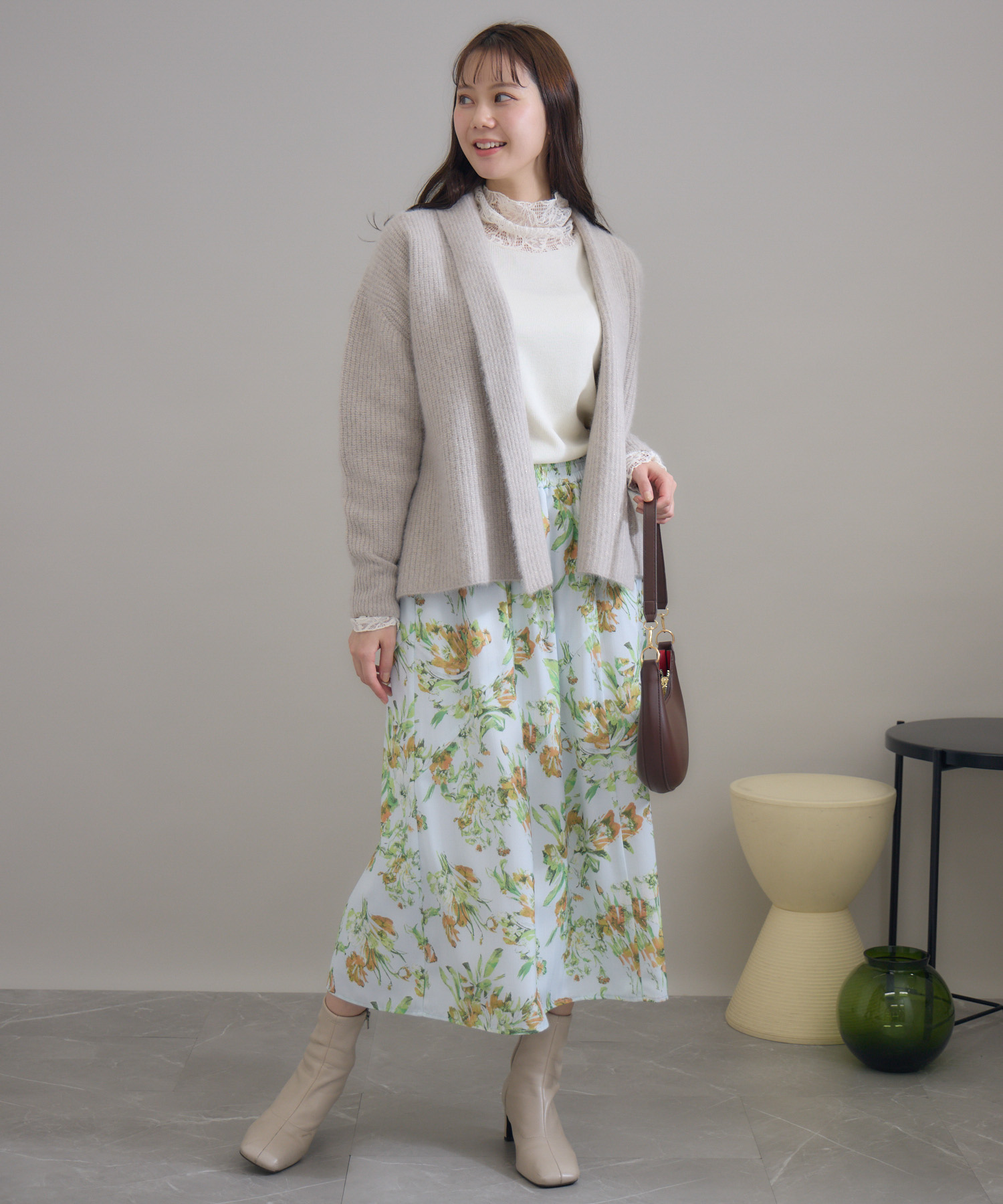 残りわずか】フローラルシャドーリーフプリントスカート / KATHARINE