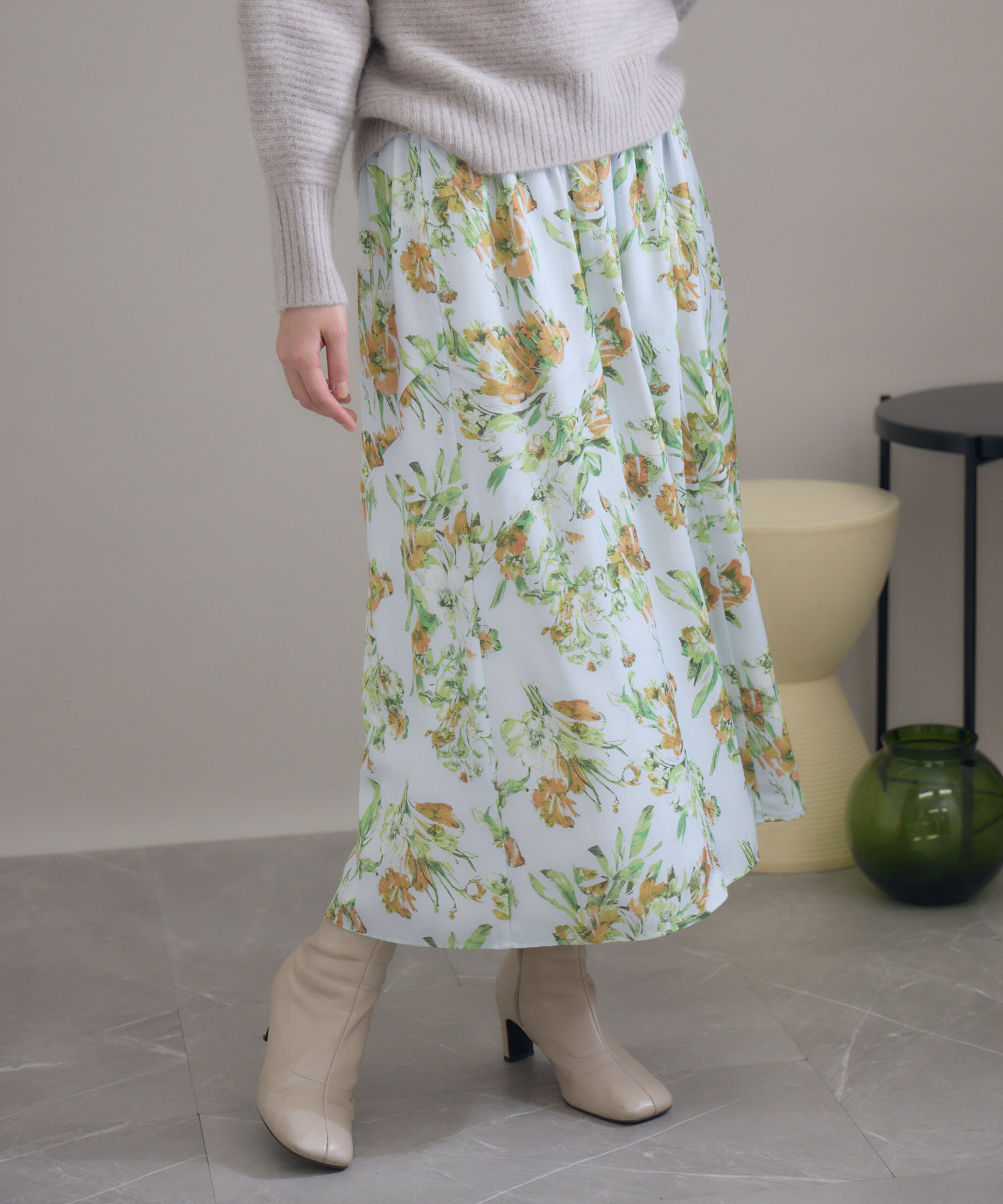 残りわずか】フローラルシャドーリーフプリントスカート / KATHARINE