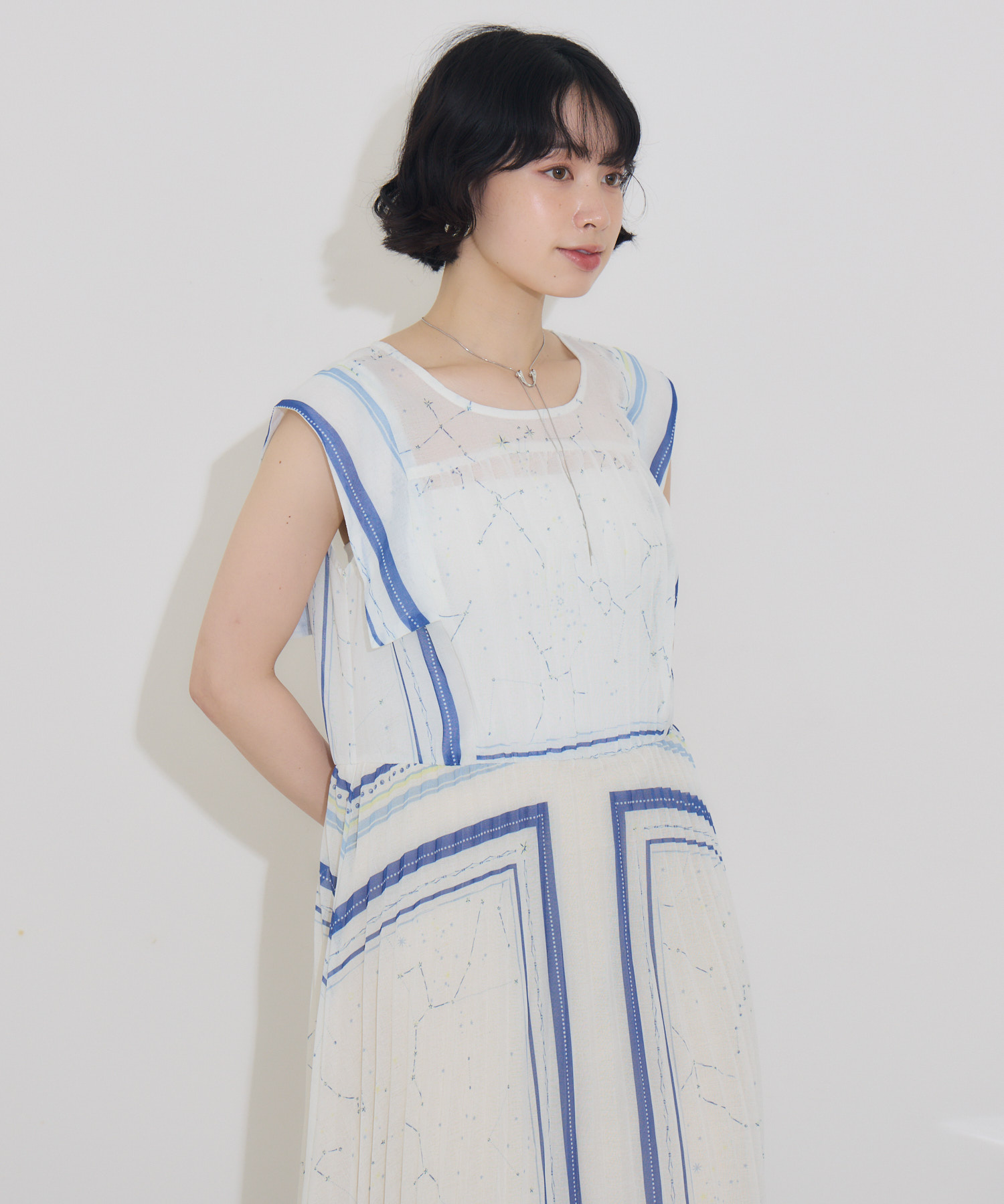 洗濯機洗い可】キャサリンロススタープリントワンピース / KATHARINE