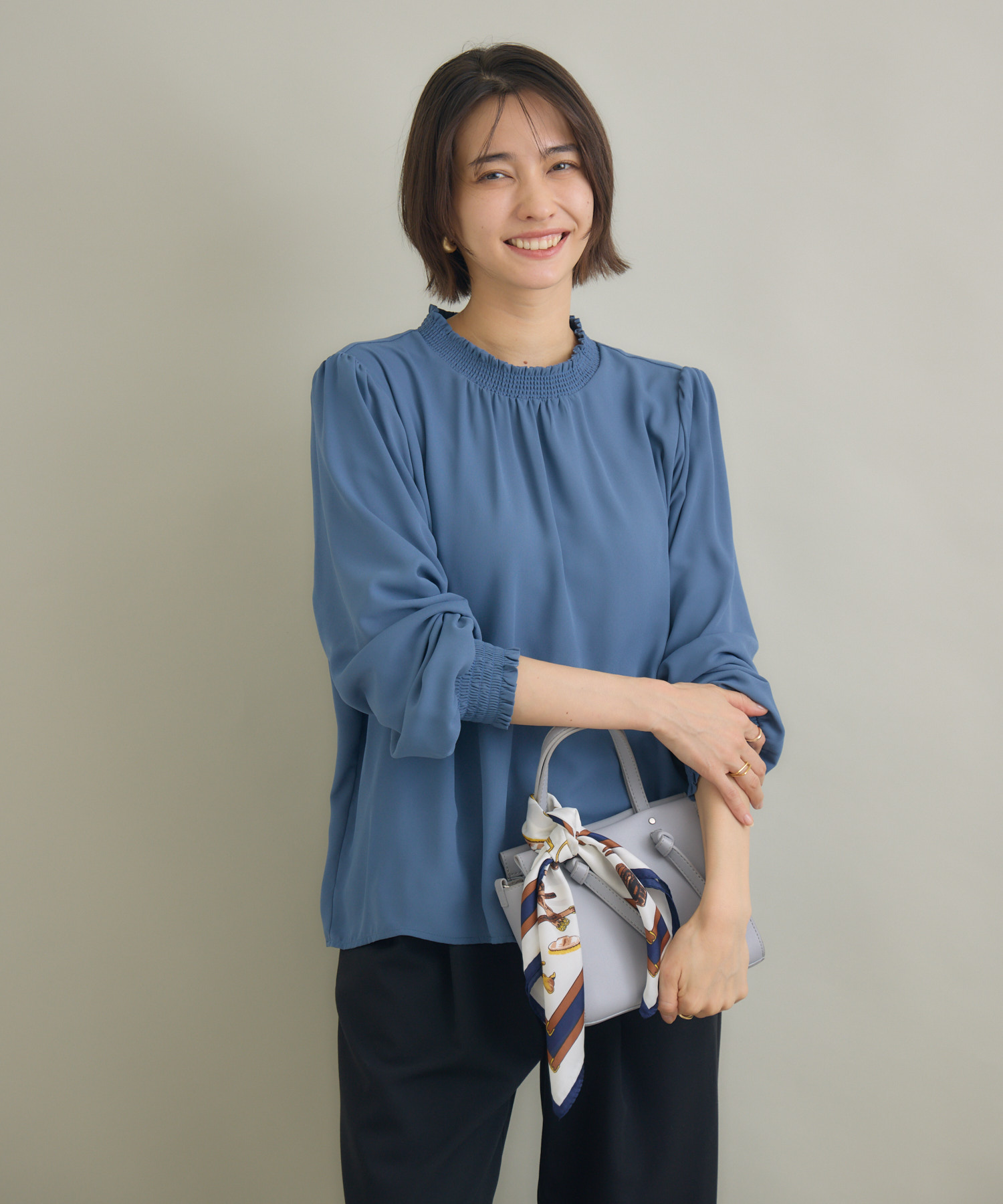 専用♡新品定価約4万円タグ付き ミラノブランド きらきらビジュー襟とろみシャツ 専用♡新品定価約4タグ付き ミラノブランド きらきらビジュー襟とろみ