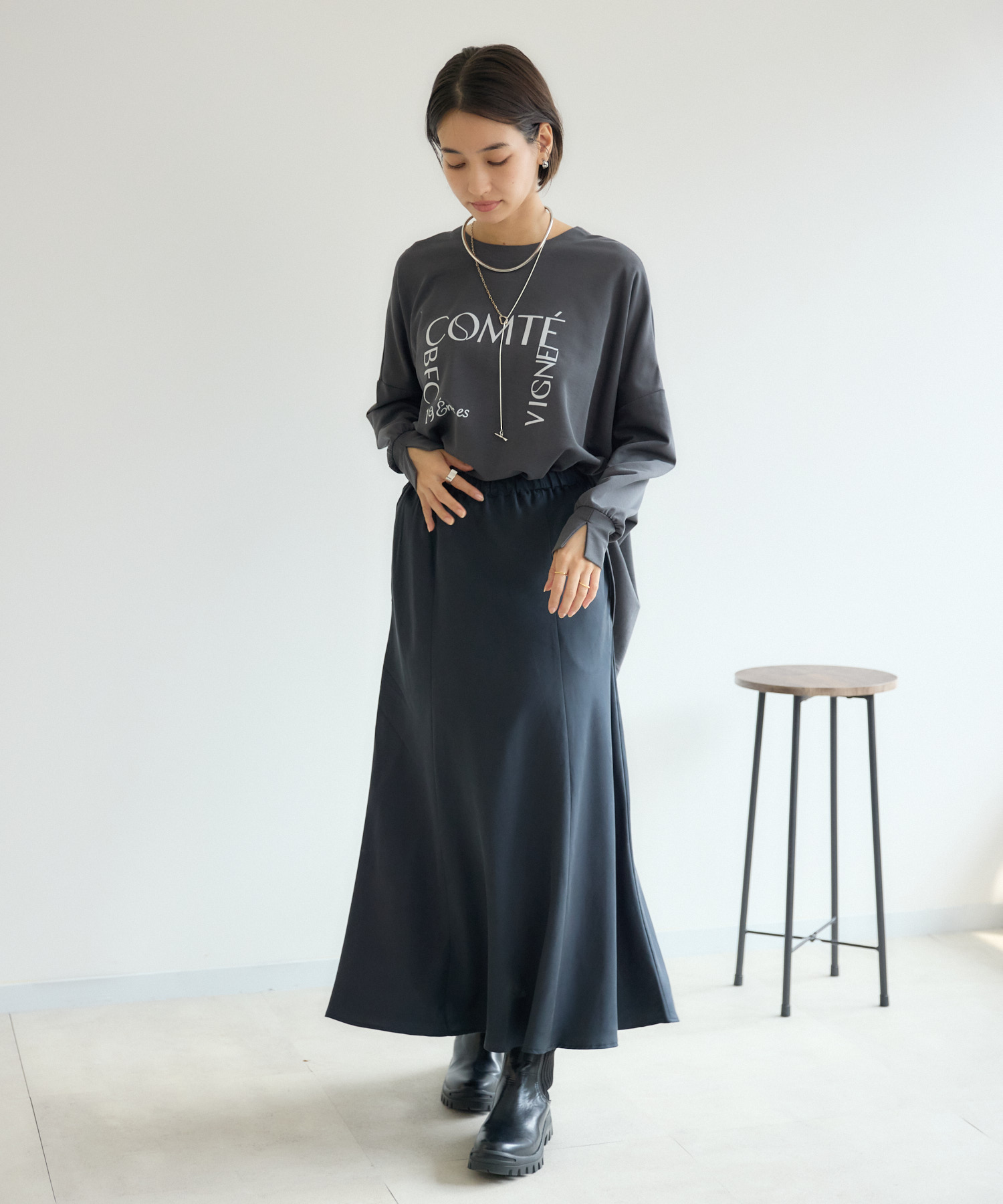 【新品未使用タグ付き】DECEMBERMAY＊カラースキームカッティングスカート ブラックデニム スカート（5024430012） | Aquascutum