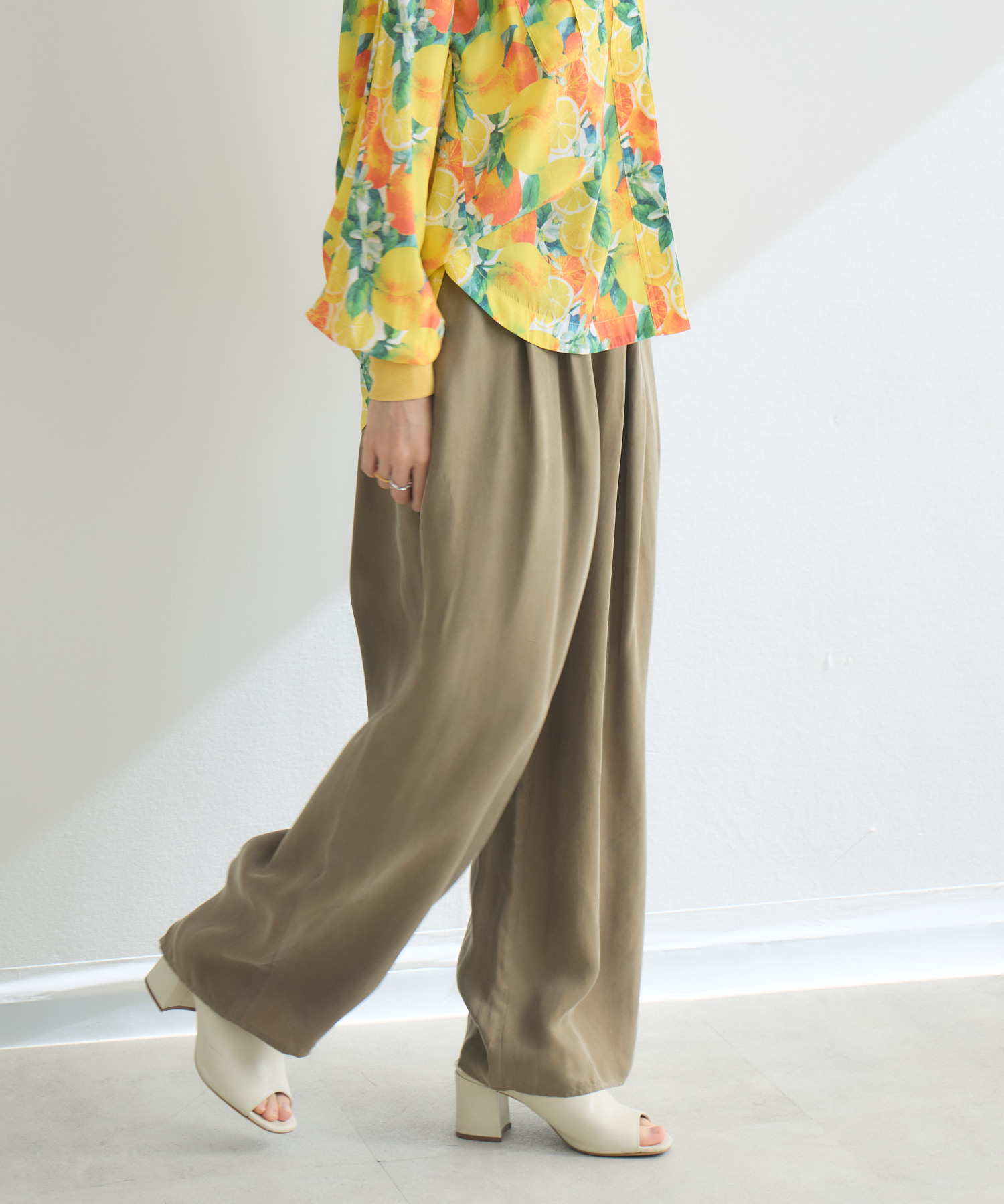 とろみキュプラタックパンツ | IKG crossing