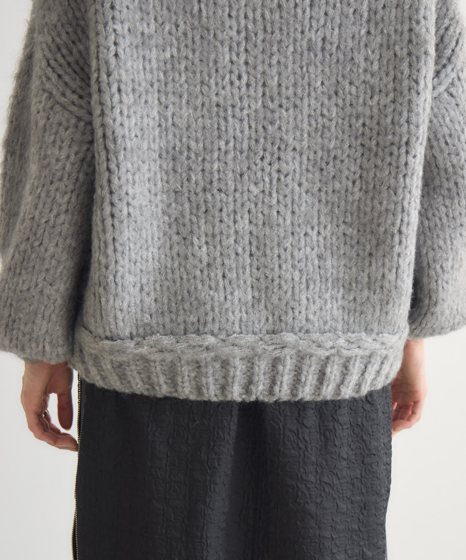 残りわずか】ふわふわローゲージケーブルニット | IKG crossing