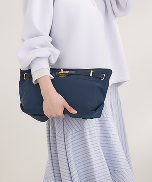 story.】ベルトデザインショルダーバッグ | IKG crossing