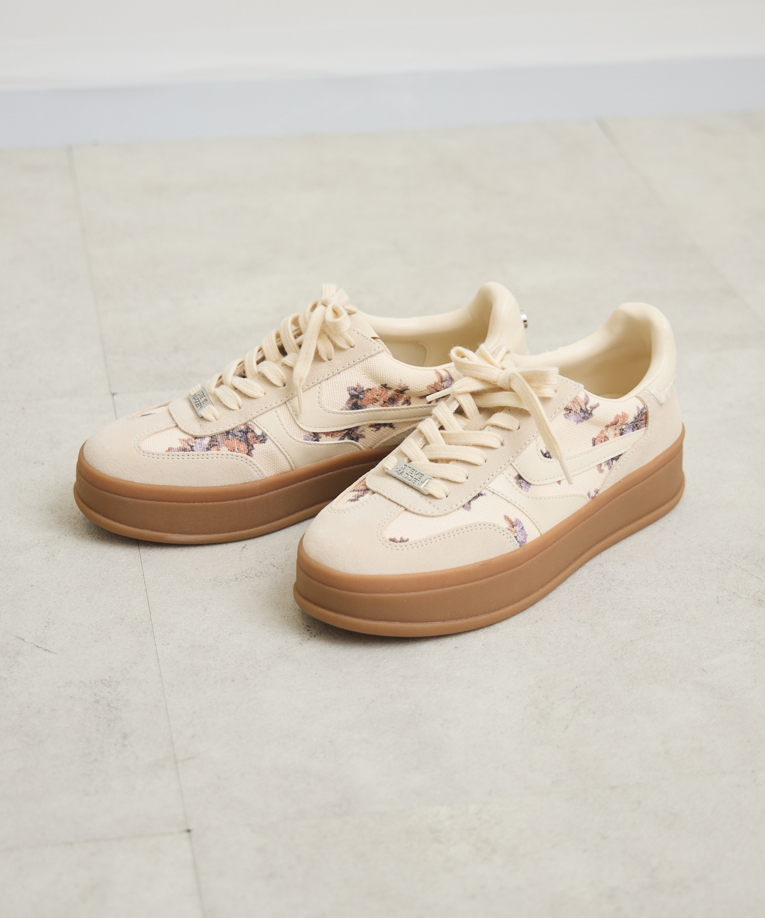 102-G様 STEVE MADDEN】OFF-TRACK フラワーキャンバススニーカー | IKG crossing