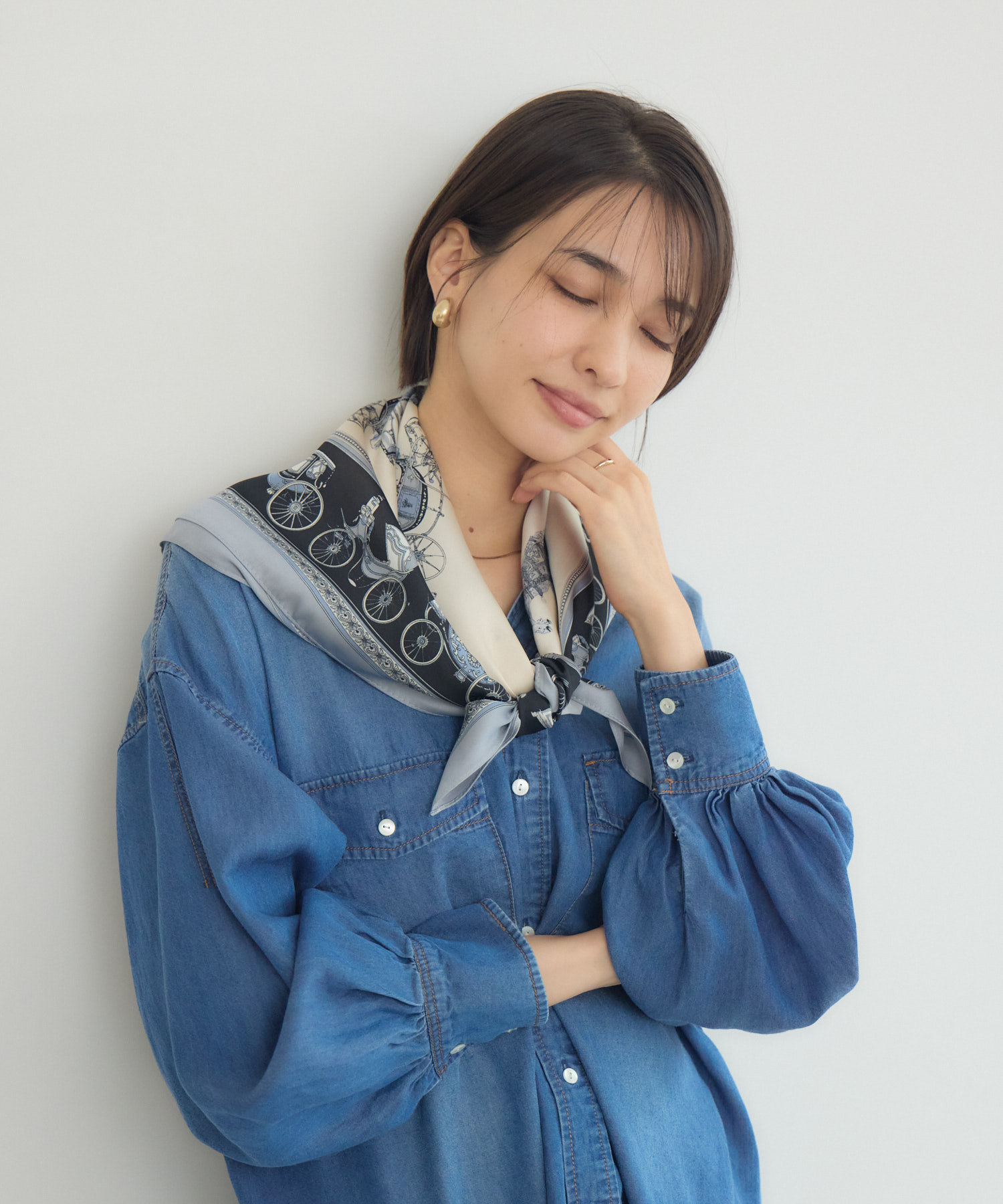 WEB限定】大判スカーフレトロ馬車 | IKG crossing