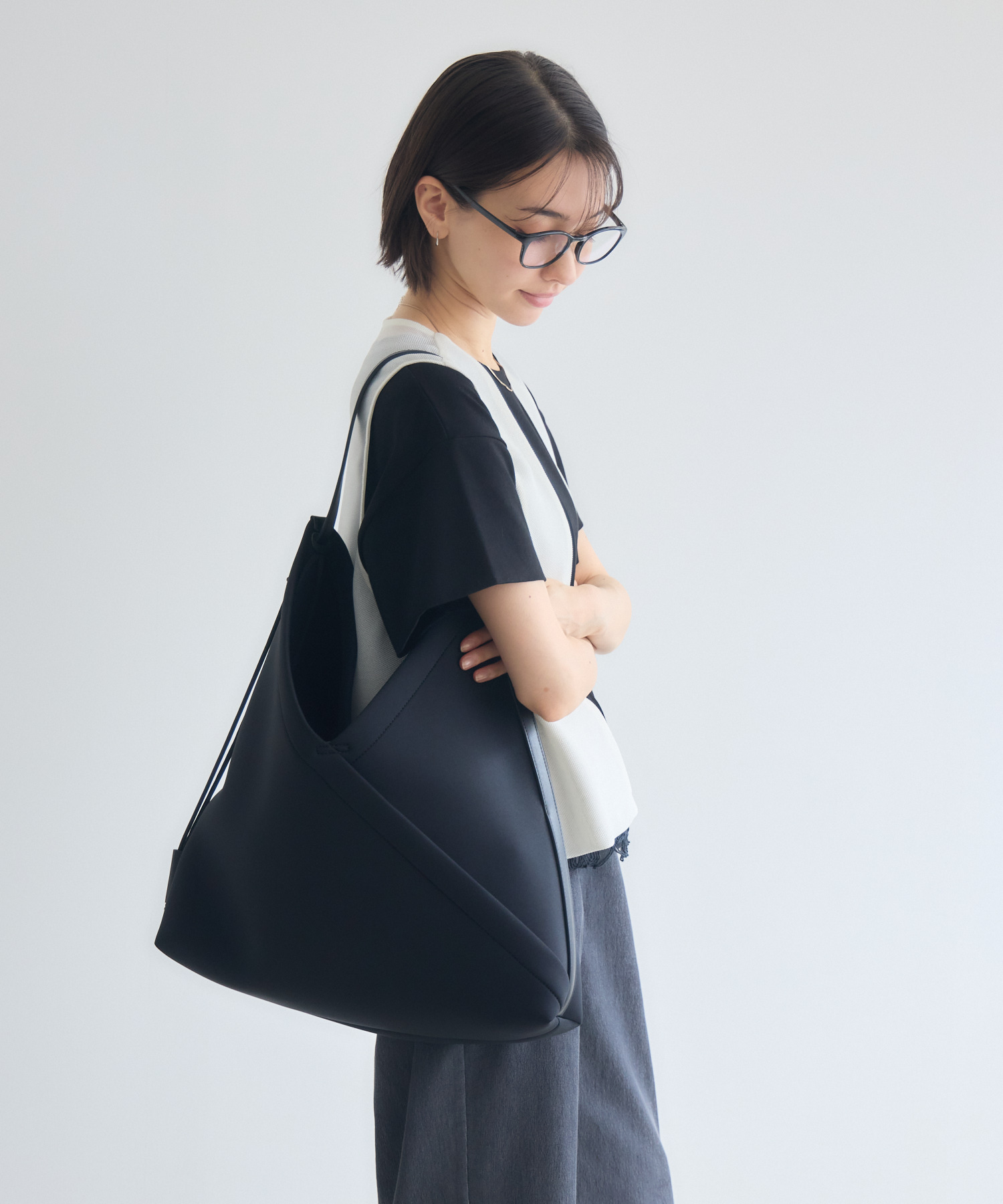 neith. ダークグレー オフショルダー フード付き トップス Breath TOPKAPI】ネオプレーンワンショルダーバッグ | IKG crossing