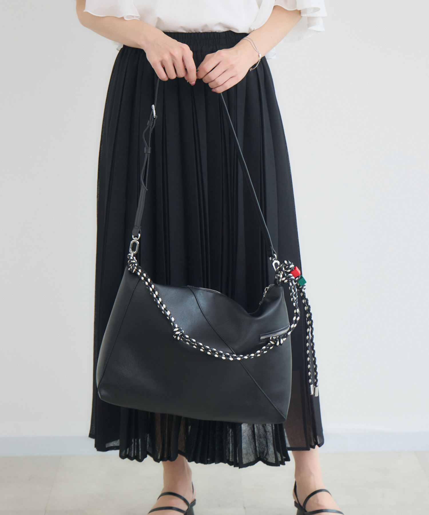 Desigual】ハーフロゴショルダーバッグ M | IKG crossing