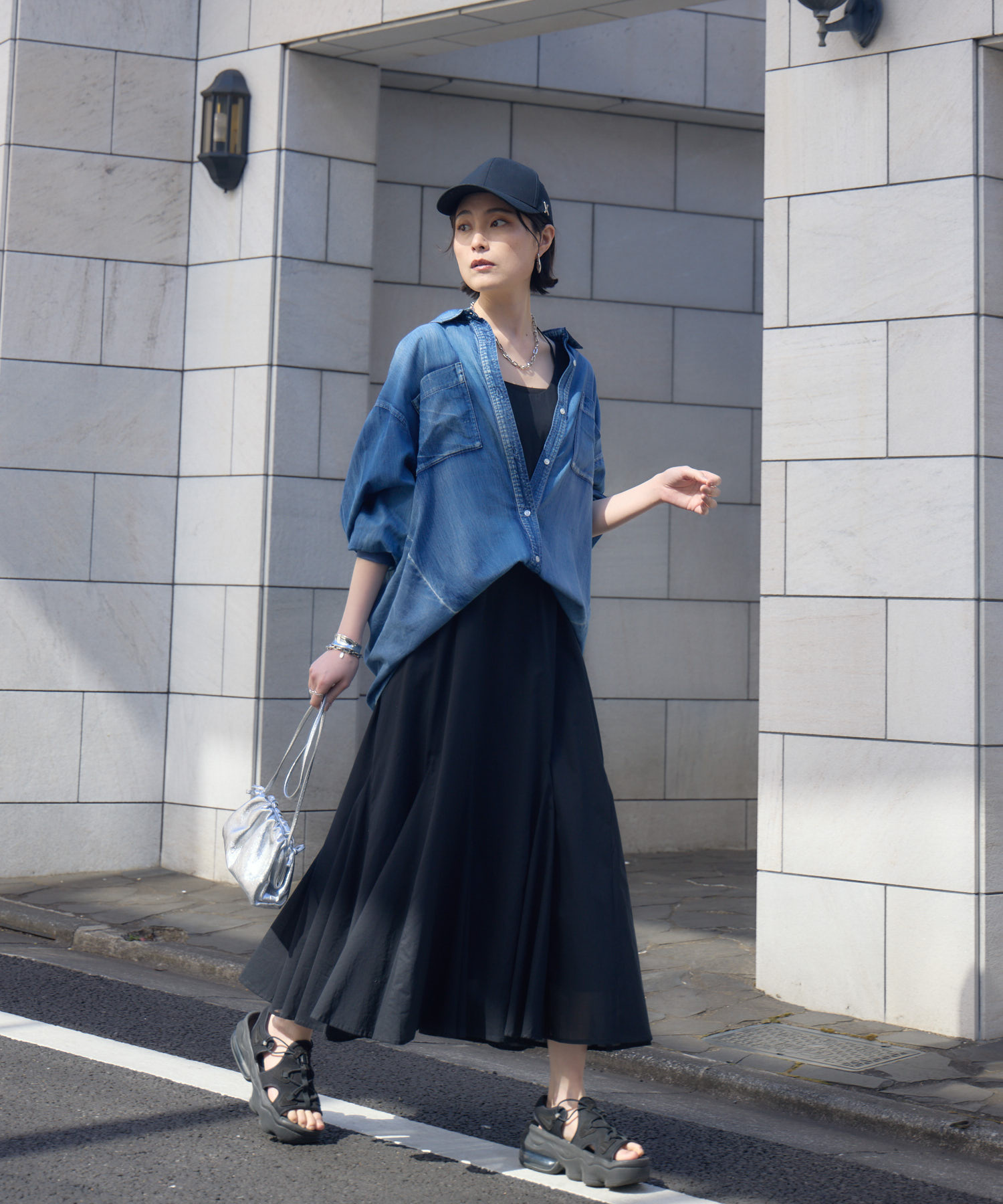 Dignite Collier 袖リブシアーデニムスナップボタン付シャツ | IKG
