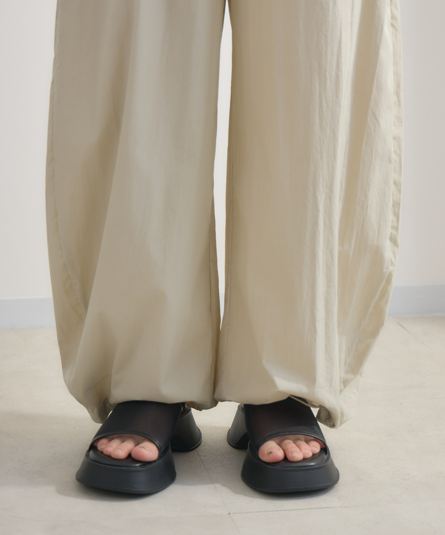 ダブルウエストシャカシャカワイドパンツ | IKG crossing