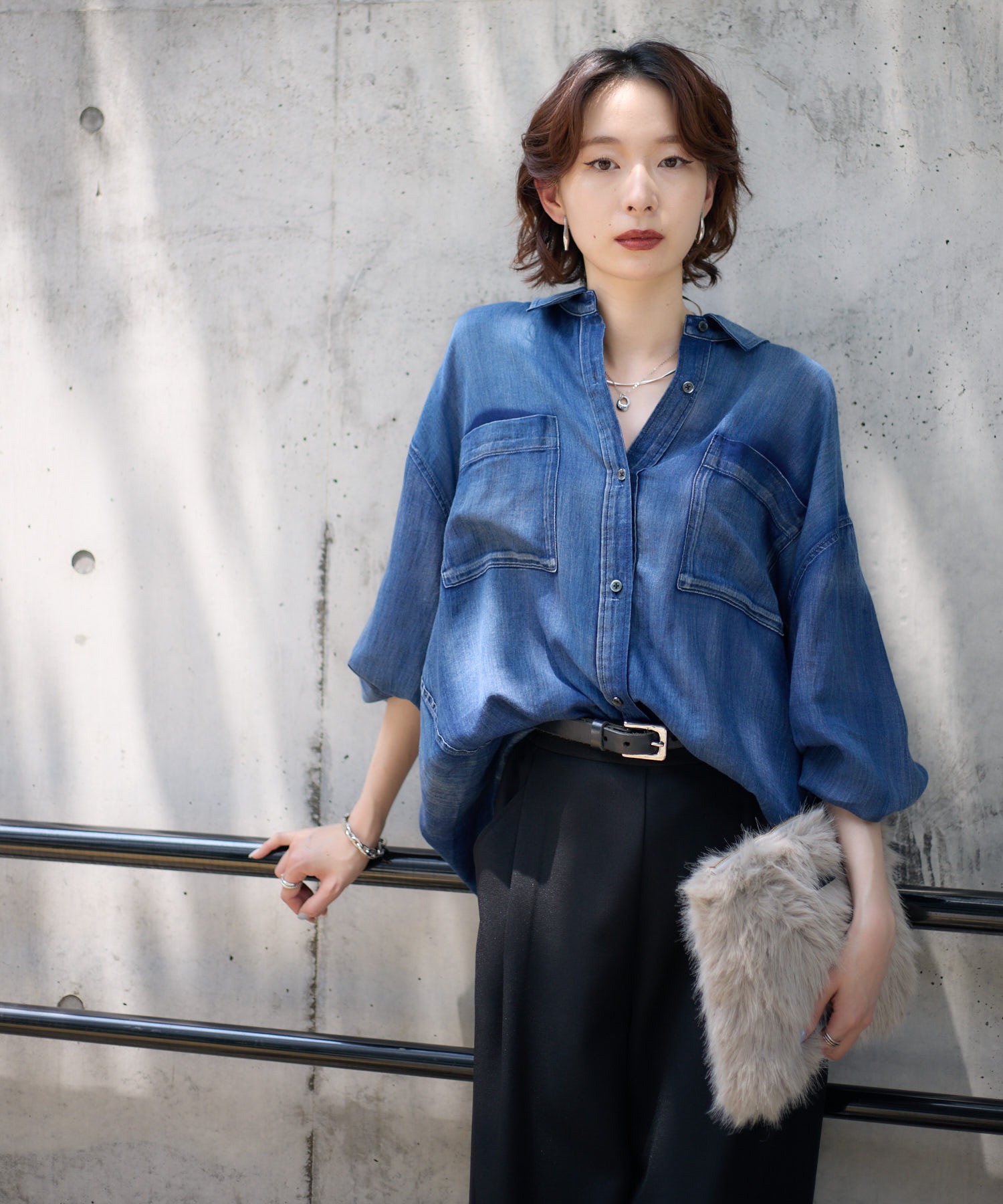 残りわずか】【WEB限定】Dignite Collier シアーデニムシャツ | IKG