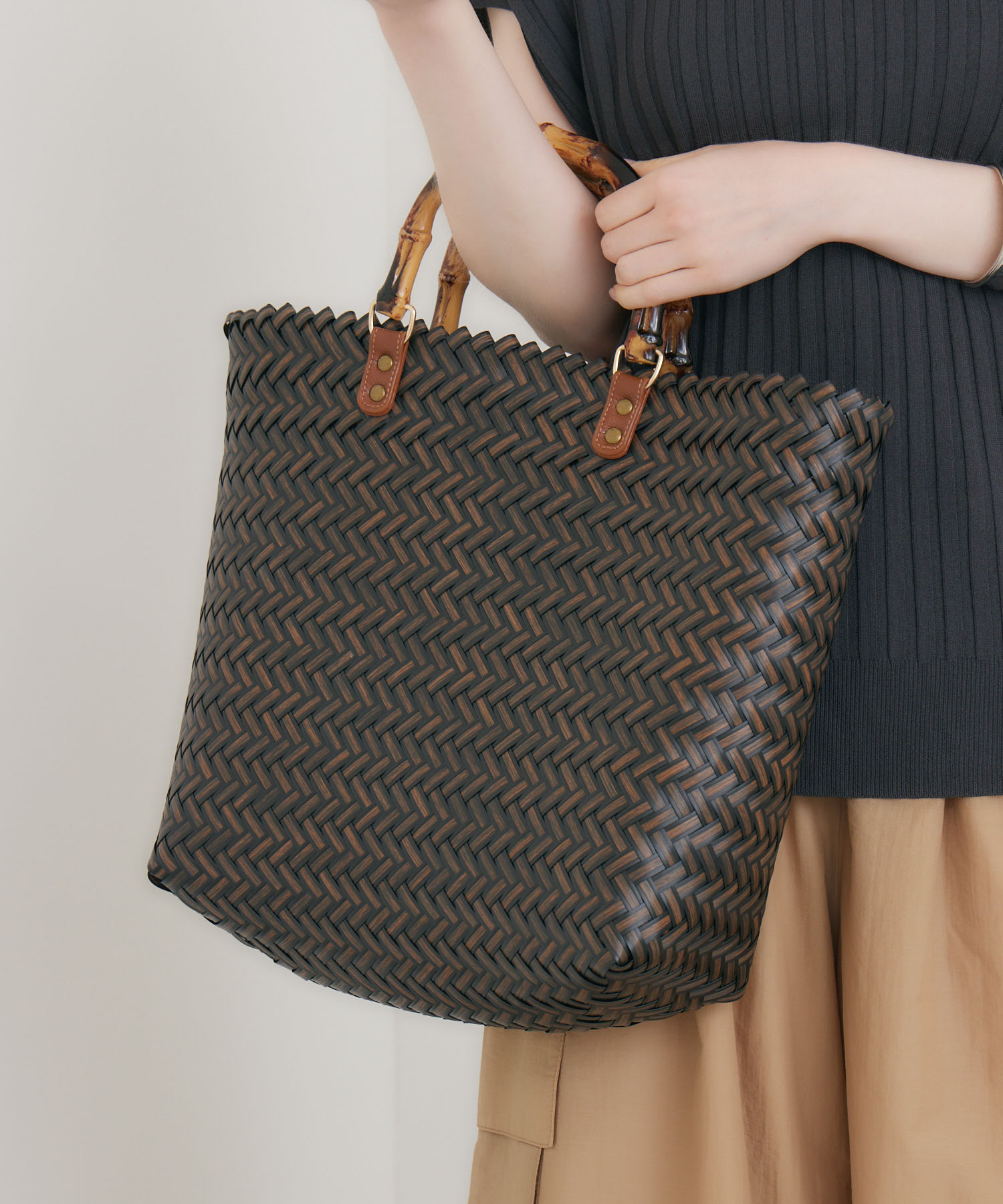 【専用】Tommaso Candria 編み革 カゴ バッグ 未使用品 セール】TOMMASO CANDRIA カゴバッグ 114 バンブーハンドル