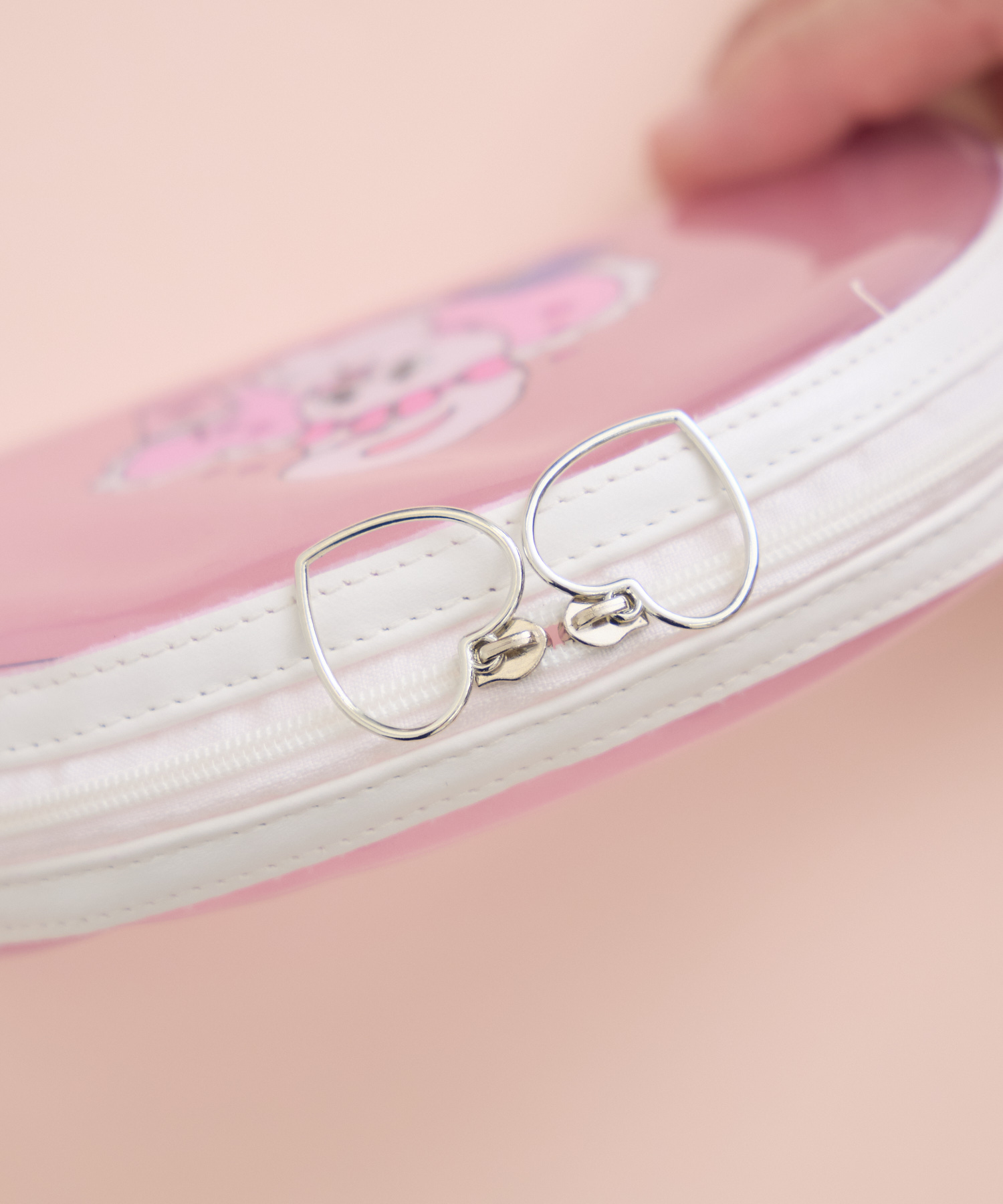 エスターバニー】フェイスチラシ/クリアシェルポーチ | IKG crossing