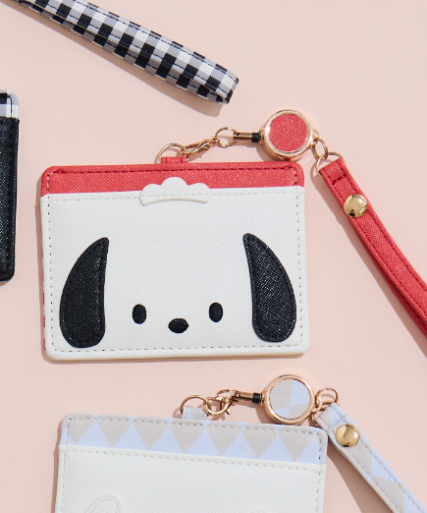 サンリオ】ポチャッコ ダイカットフェイスパスケース | IKG crossing