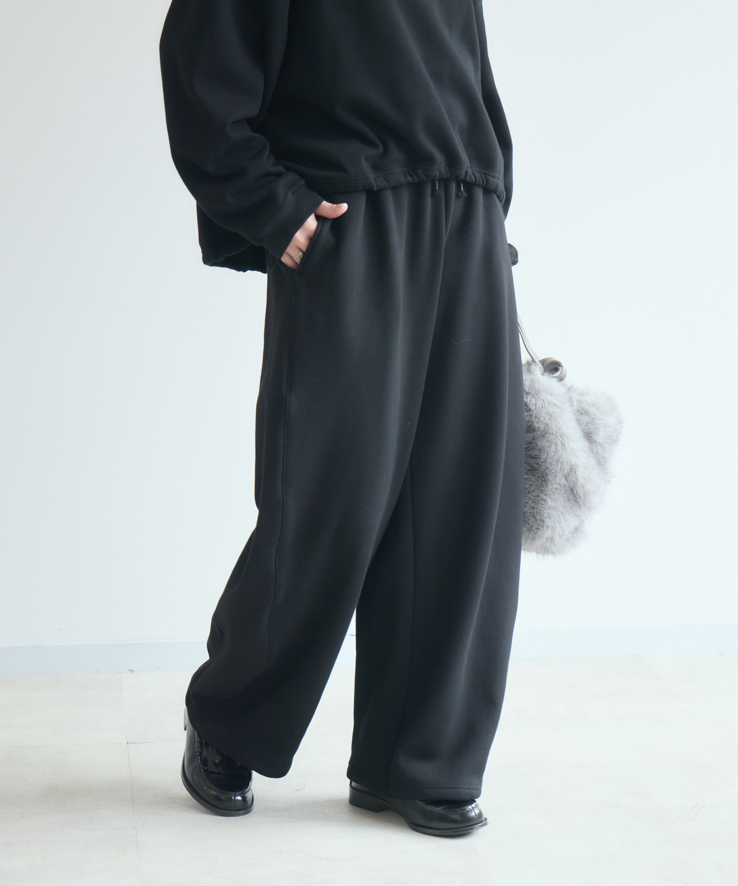 cloche 裏起毛カーブシルエットパンツ | IKG crossing