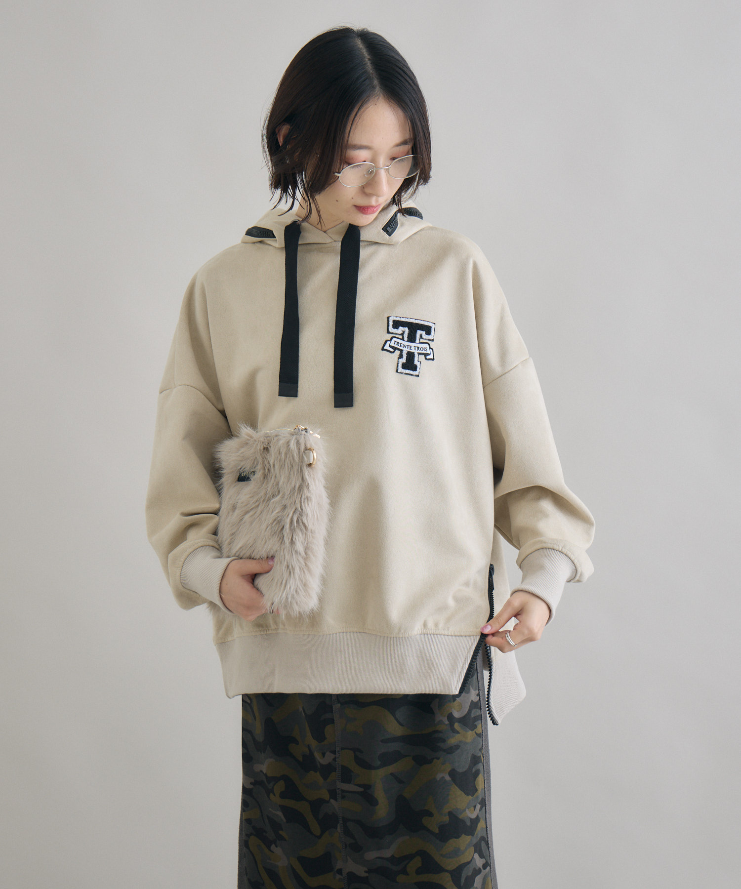 COURREGES PARIS レディースパーカー coca パーカー ダンボールニット サイドフレアフードパーカー