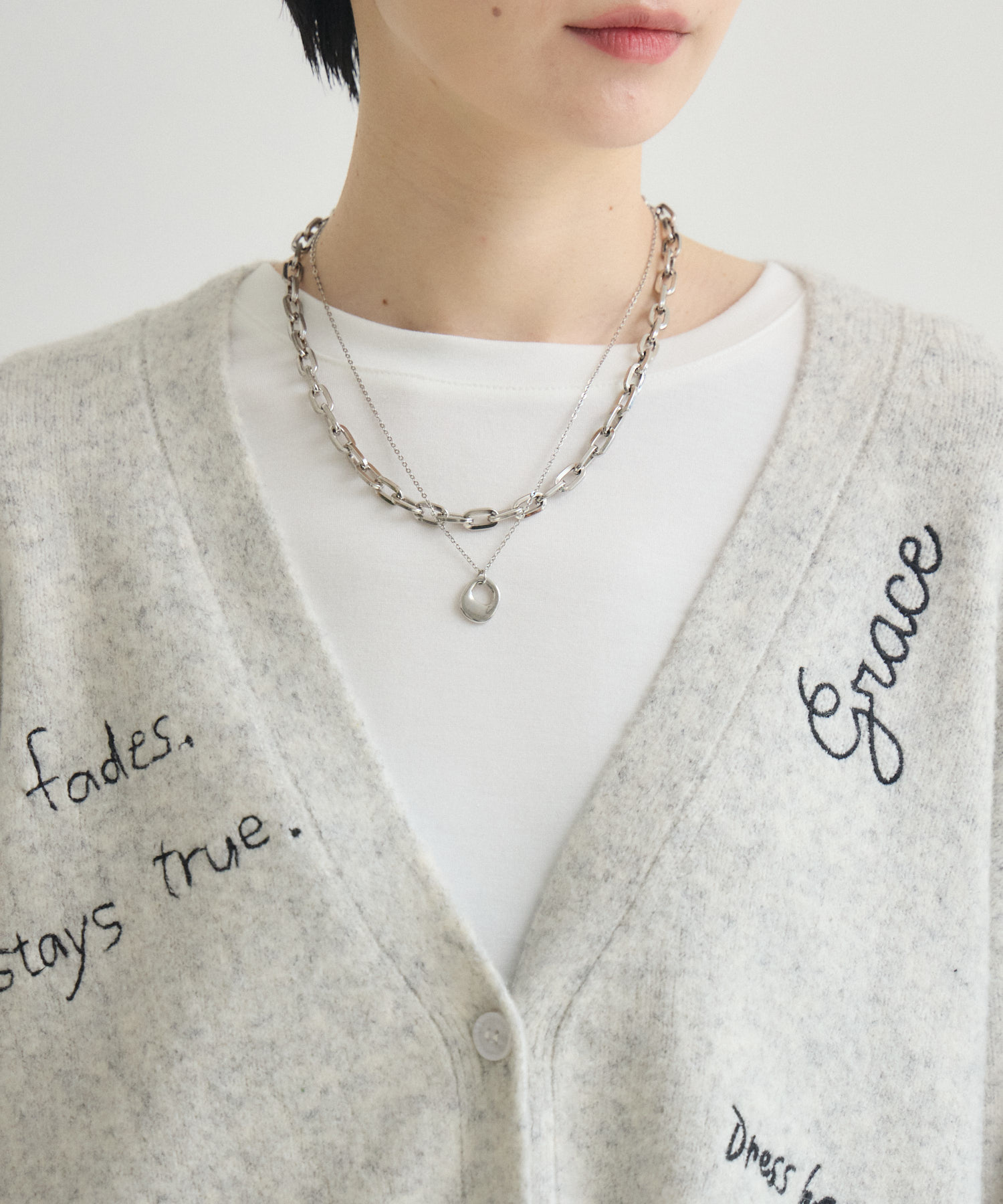 ROSIEE レタリング刺繍ニットカーディガン | IKG crossing