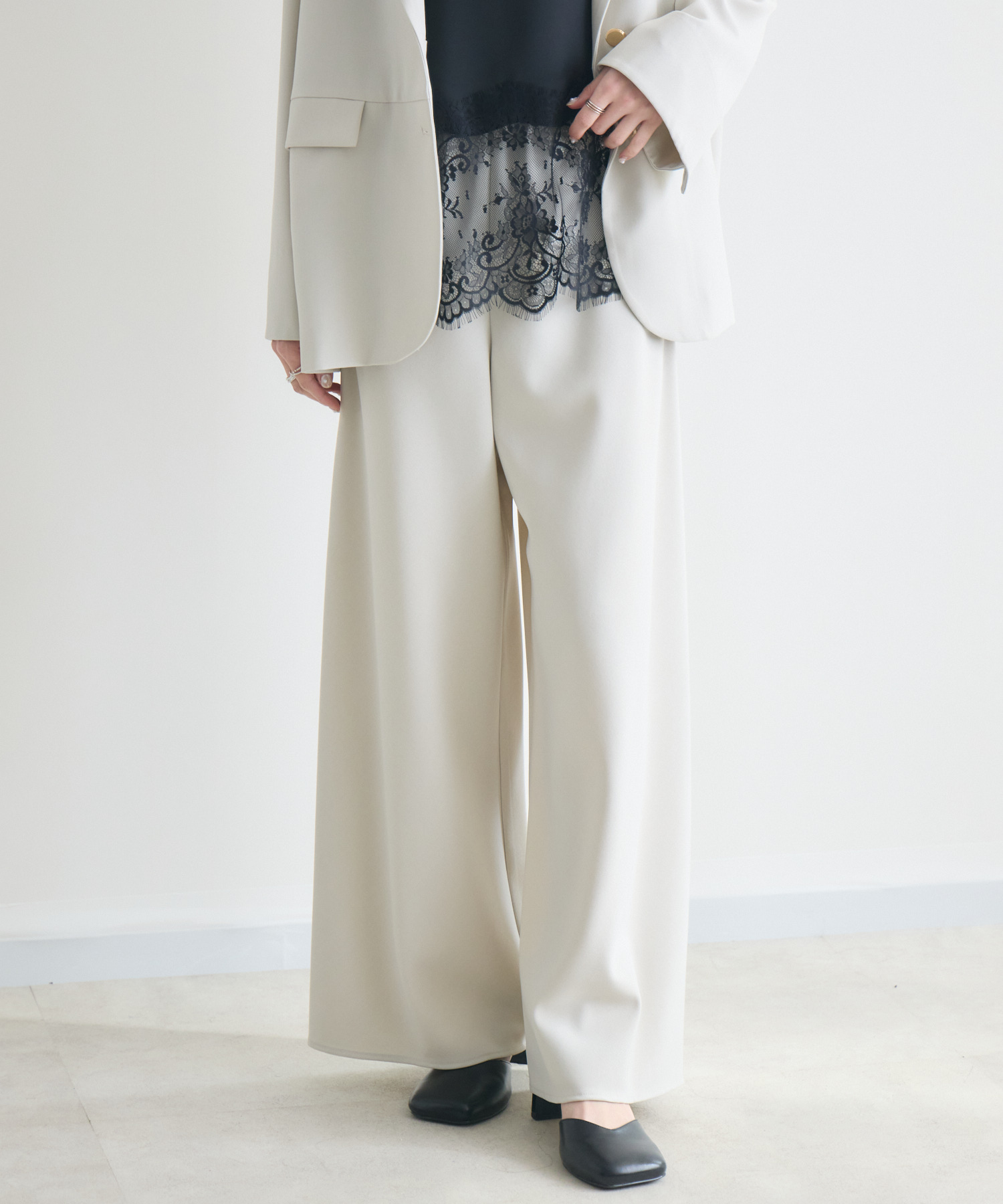 ホワイト ロゴ入り カジュアルパンツ SUGAR ROSE バイアスワイドパンツ | IKG crossing