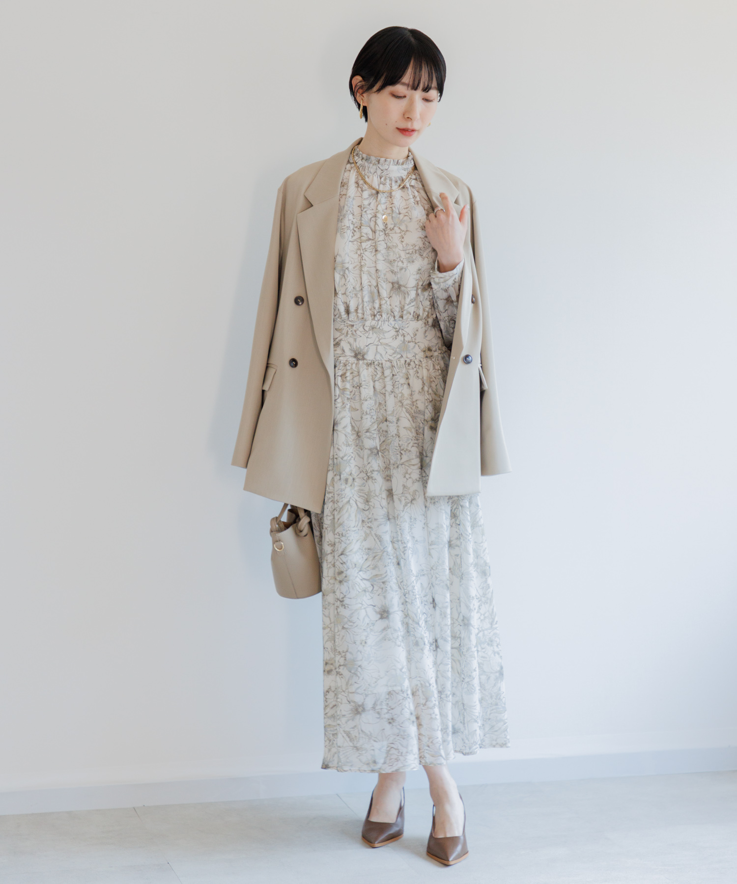 TRANOI. スタンドカラーレトロフラワーワンピース | IKG crossing