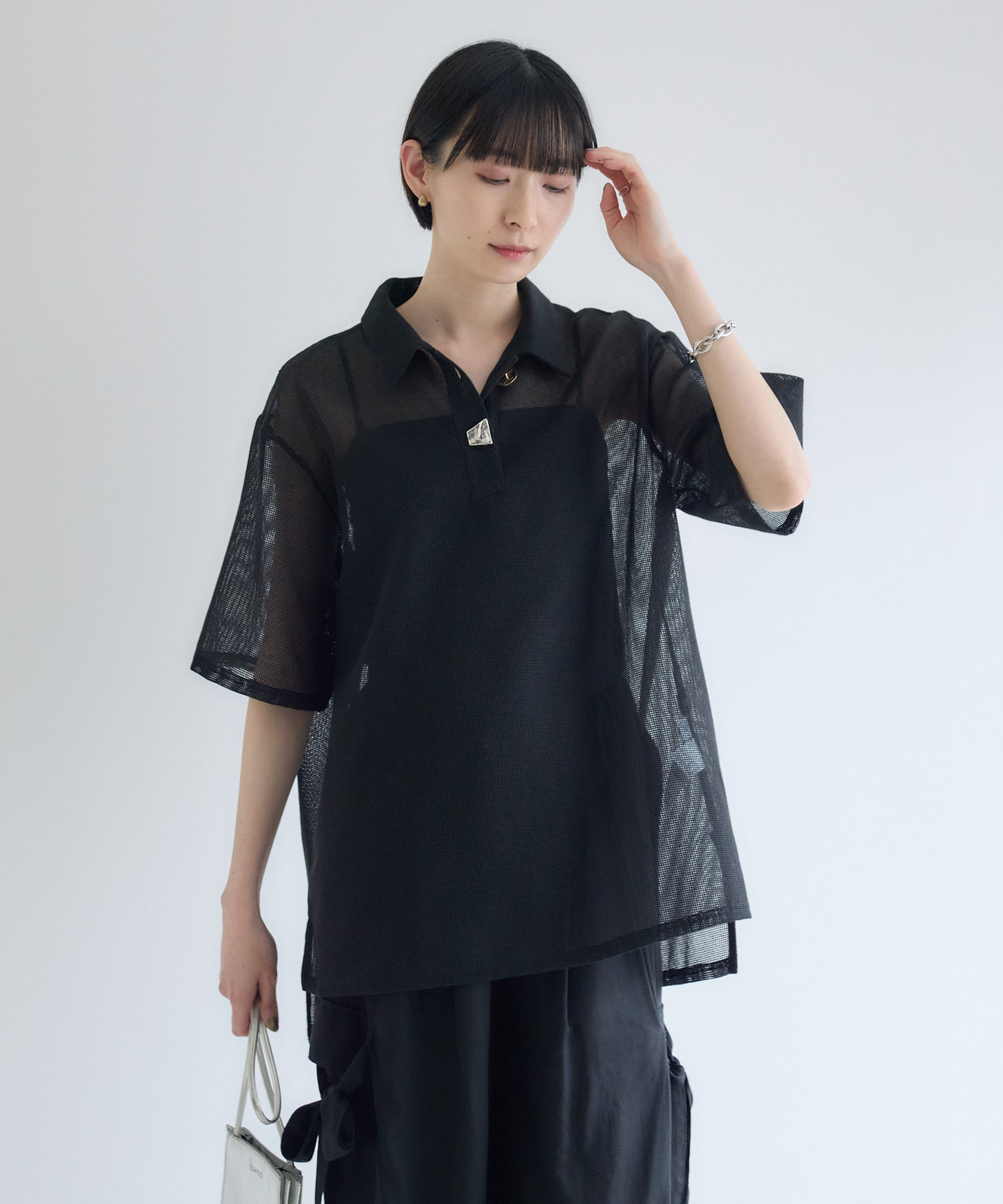 美品 ROSIEE メッシュ 半袖 トップス ブラック 残りわずか】ROSIEE ニュアンス釦メッシュシャツ | IKG crossing
