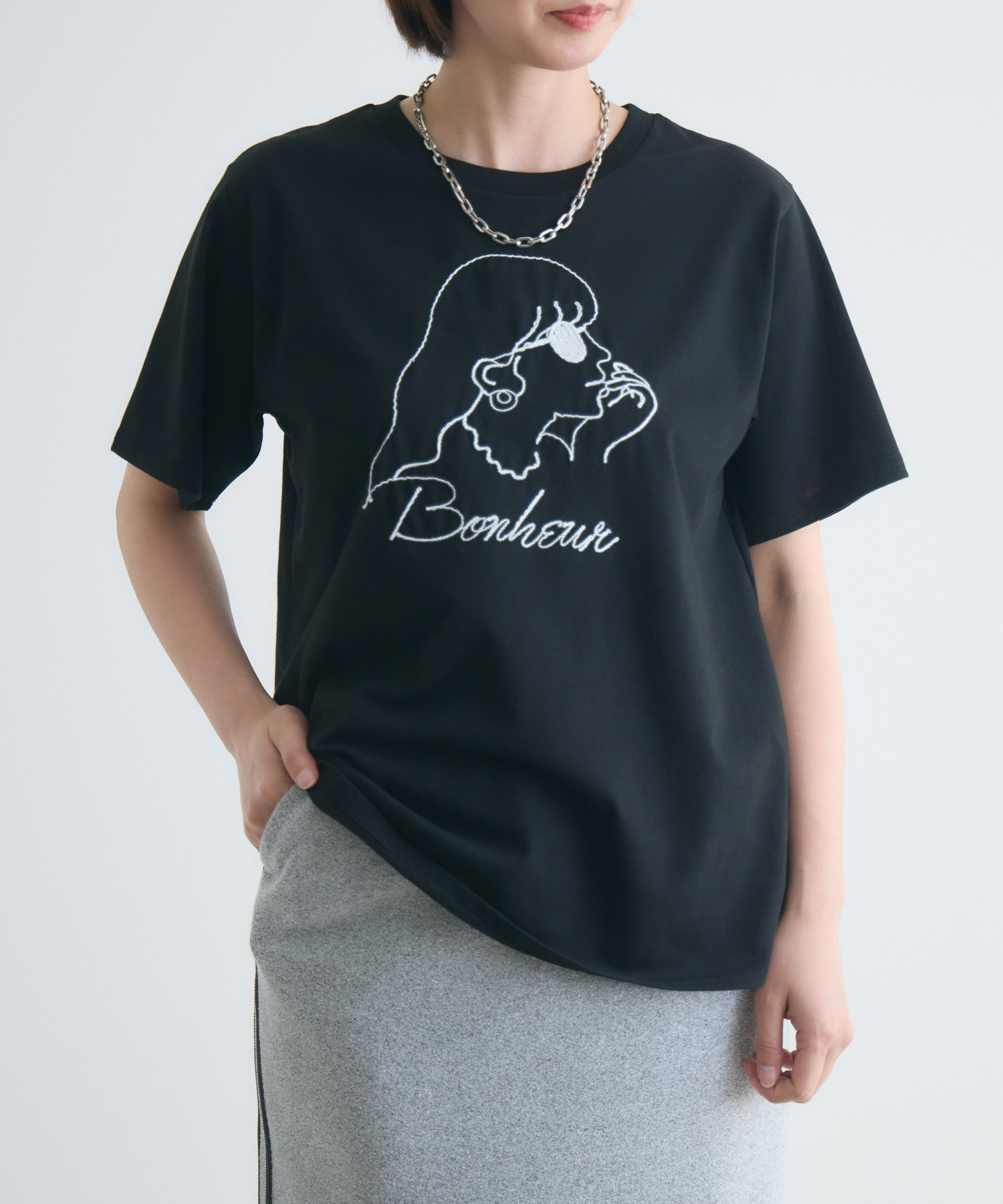 ROSIEE 女の子柄コード刺繍Tシャツ | IKG crossing