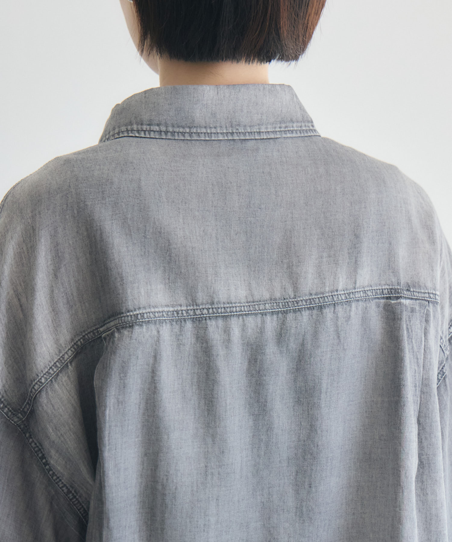 残りわずか】Dignite Collier シアーデニム半袖シャツ | IKG crossing