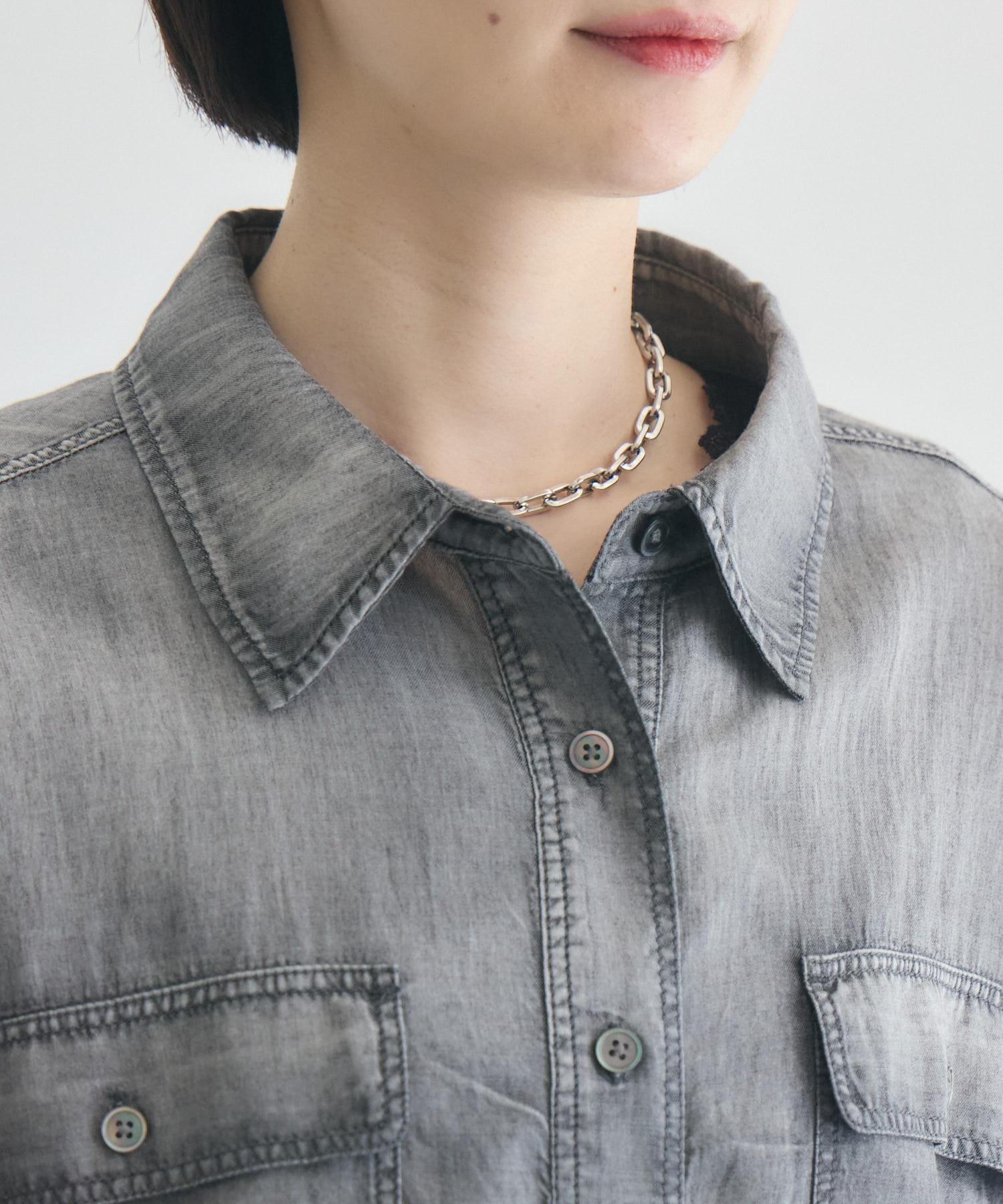 残りわずか】Dignite Collier シアーデニム半袖シャツ | IKG crossing