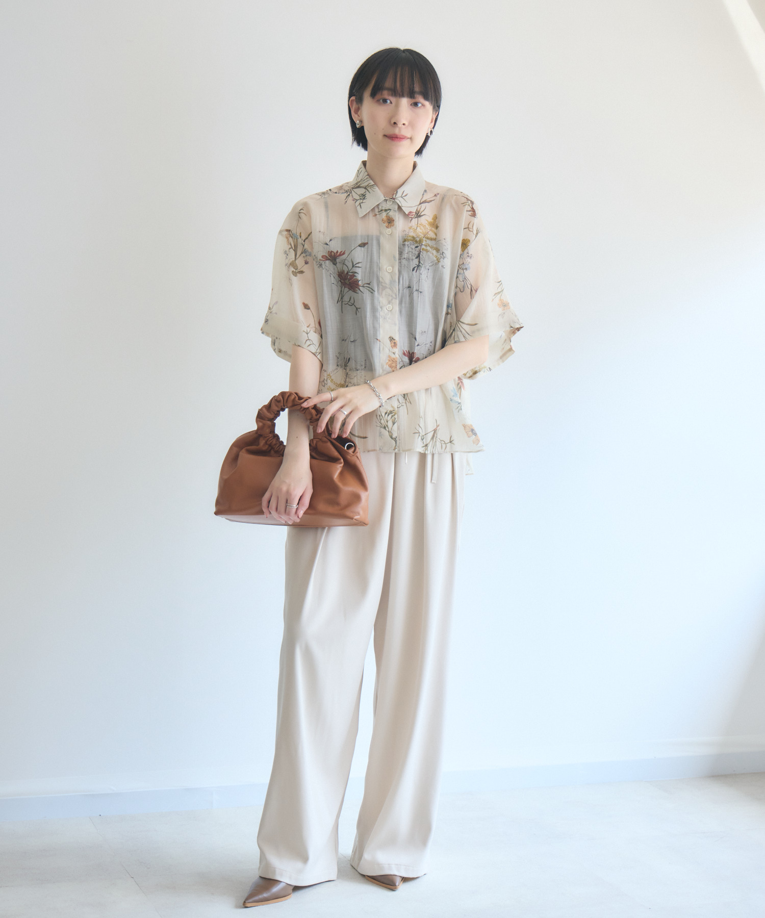 ✨26ss✨TRANOI トラノイ ヴィンテージフラワーシャツ ベージュ TRANOI. ヴィンテージフラワーシャツ | IKG crossing