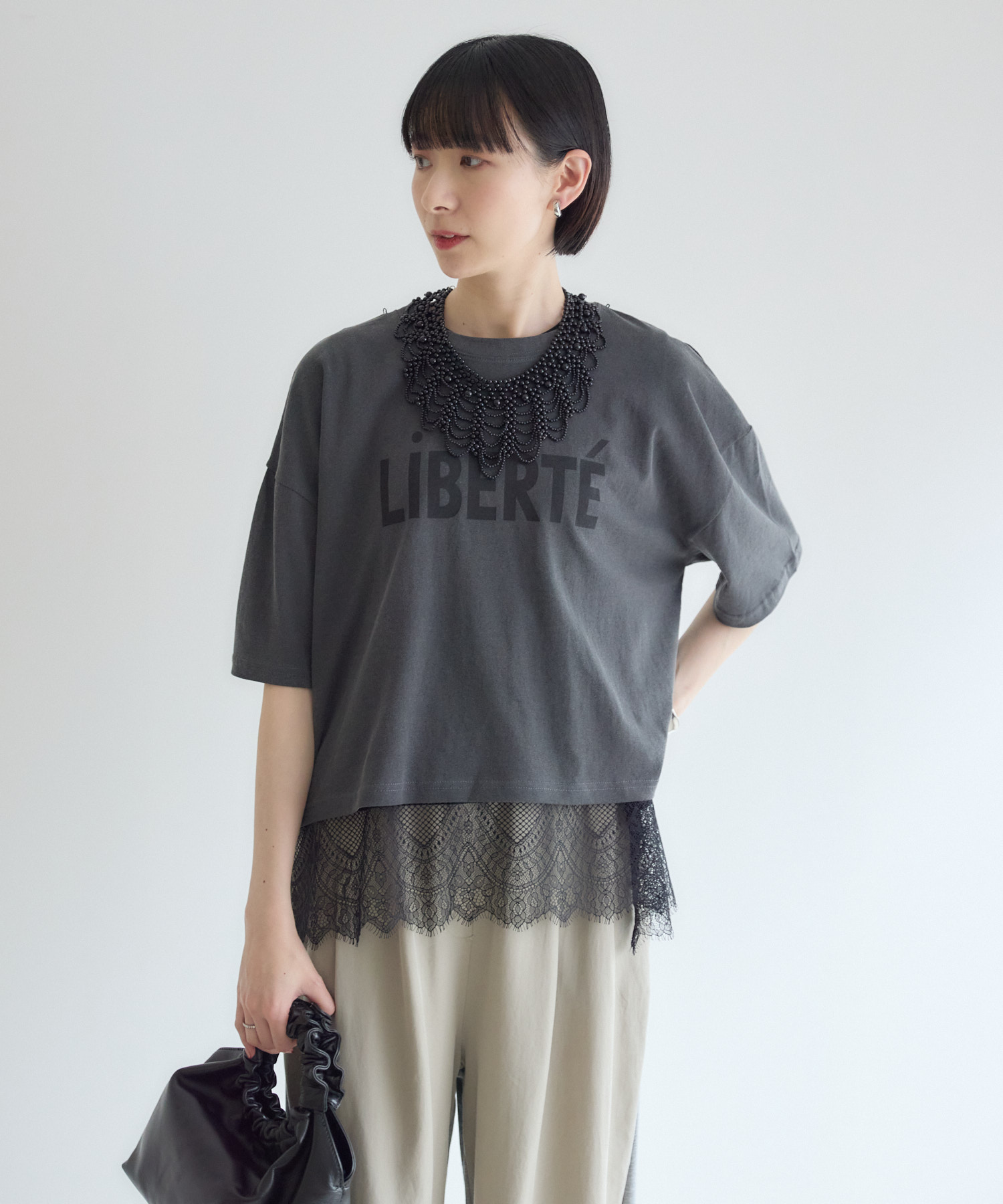 残りわずか】TRANOI. パールネックレスロゴTシャツ | IKG crossing