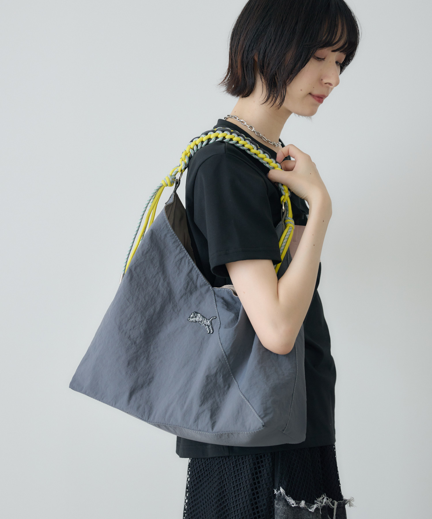simple❤︎TRANOI.コードショルダーバック❤︎チャコールグレー TRANOI. コードショルダーBAG | IKG crossing