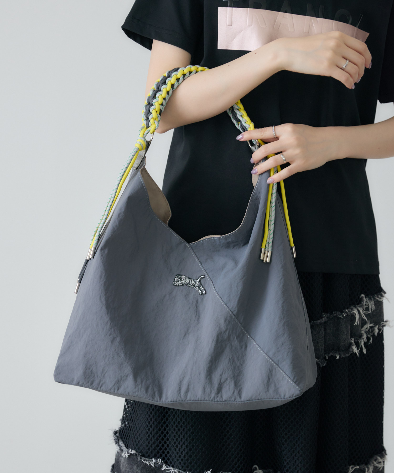 simple❤︎TRANOI.コードショルダーバック❤︎チャコールグレー TRANOI. コードショルダーBAG | IKG crossing
