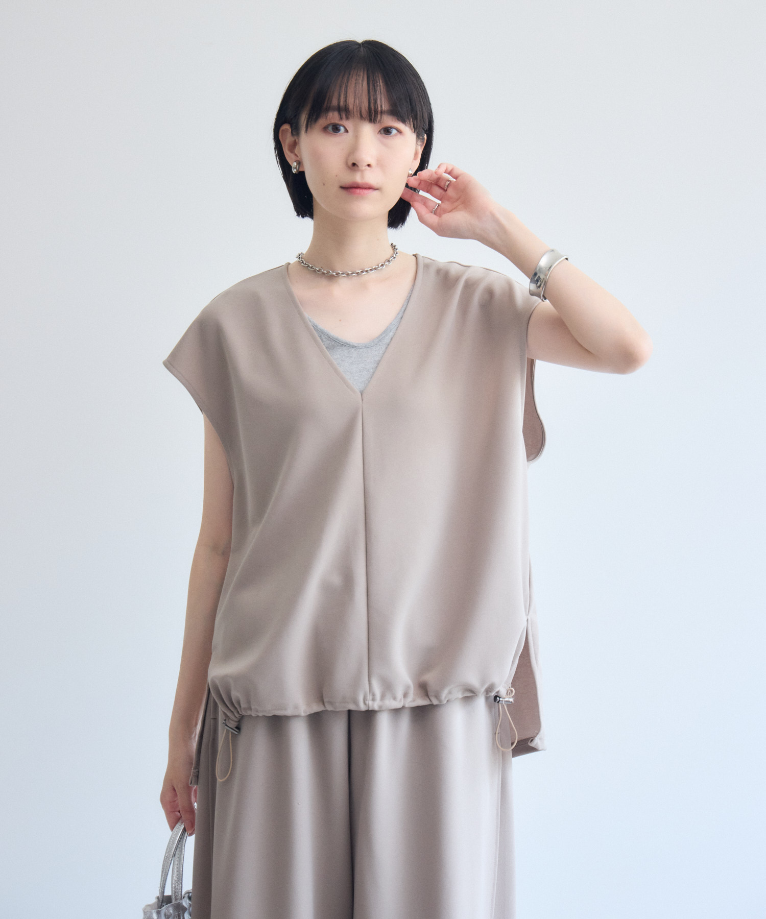 cloche カットジョーゼットVネックベスト | IKG crossing