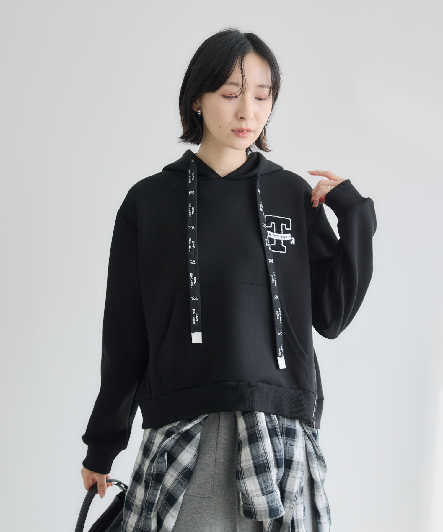 Chevon DUA・RHYTHM刺繍プルオーバーパーカー Lサイズ 33℃ Tカレッジロゴポンチパーカー | IKG crossing