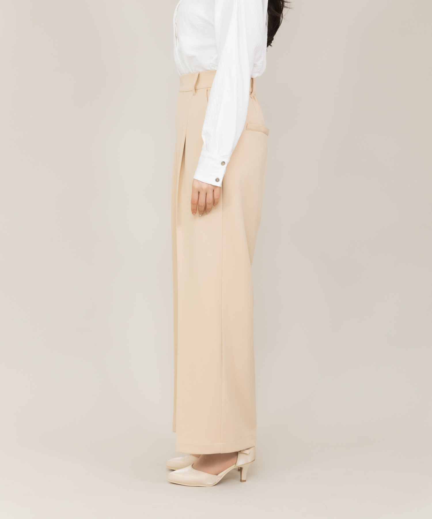 美シルエット『伸洗』シリーズ 華奢見えタックワイドパンツ / meeny