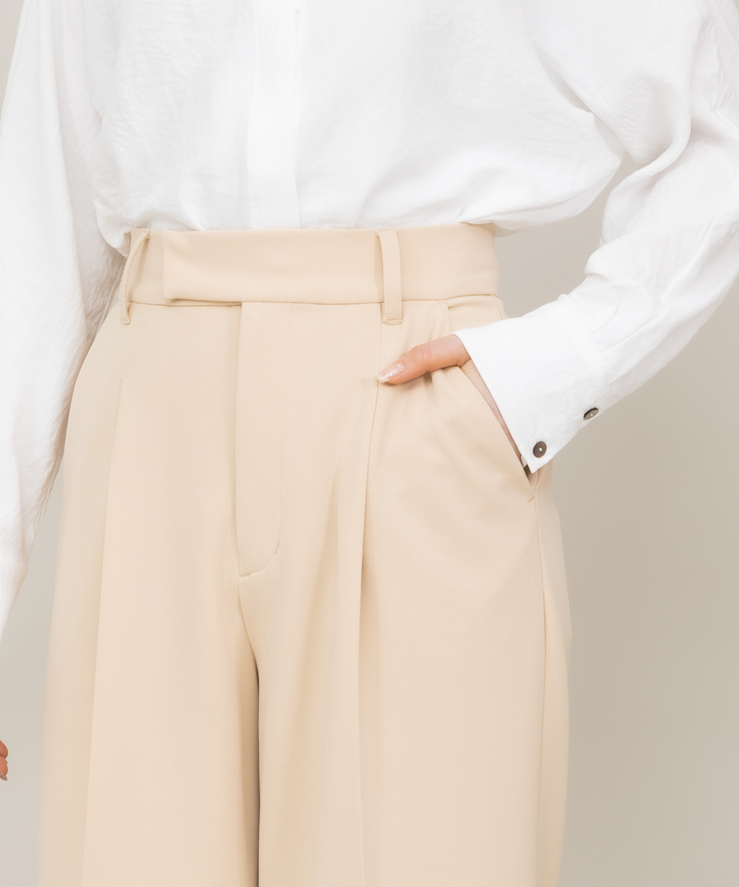 美シルエット『伸洗』シリーズ 華奢見えタックワイドパンツ / meeny