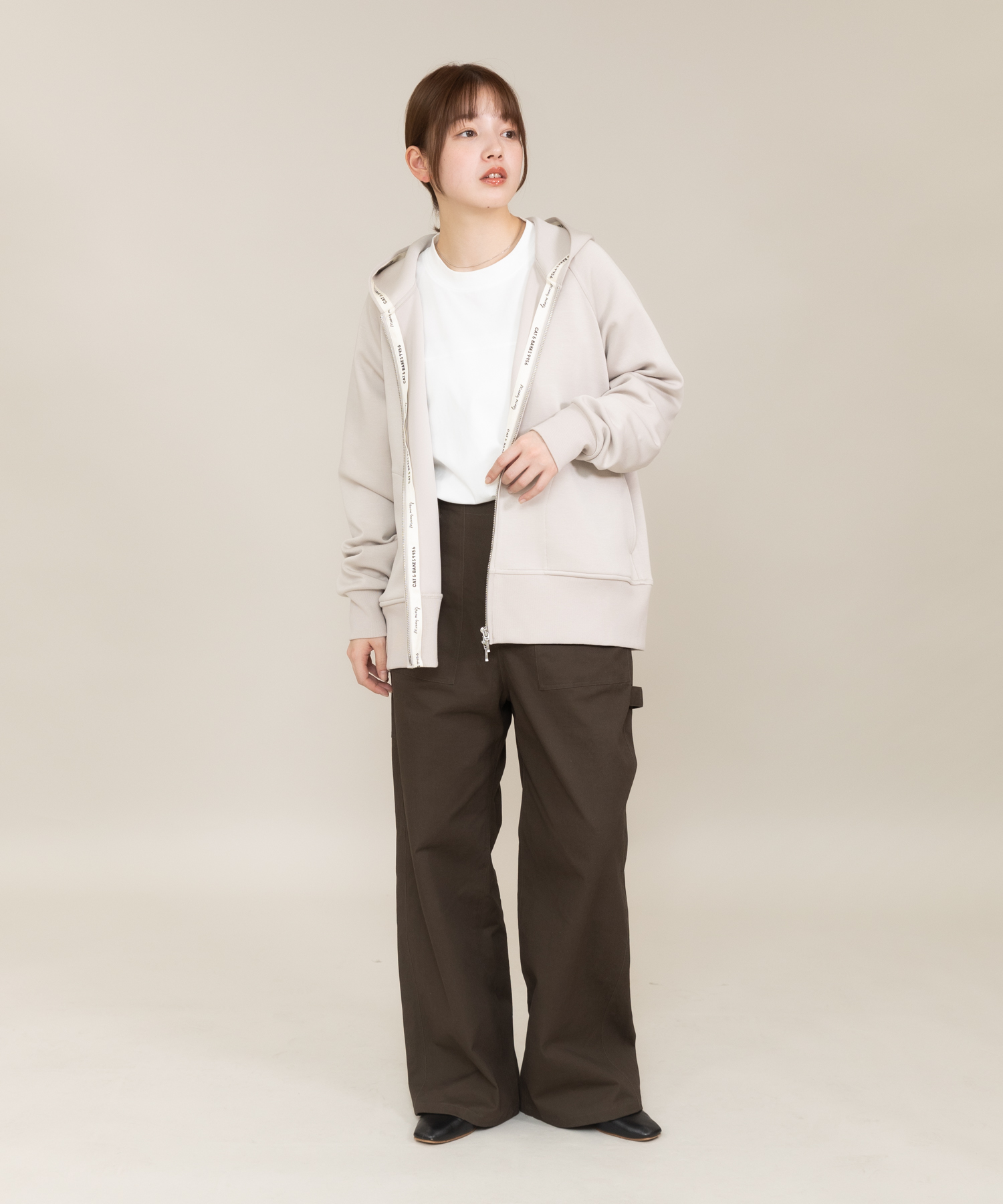 ハーネス付きバイカラーZIPショートパーカー– A AM STUDIO